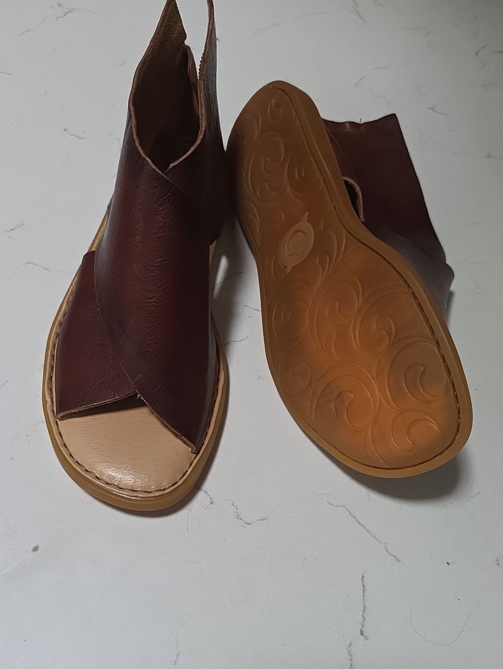 BORN hand Crafter Women’s Brown Leather Open-Toe Sandals  Size 6M